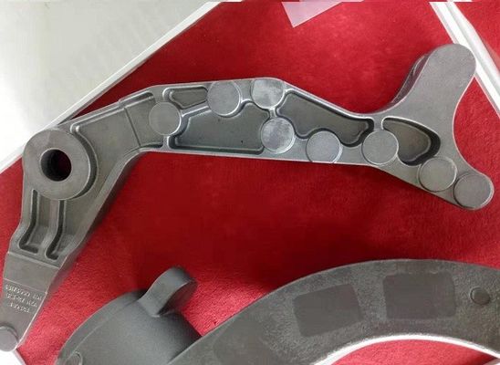 Maßgeschneiderte hochwertige Sandguss-Eisenhalterungskomponenten für Industriemaschinen mit OEM-Service